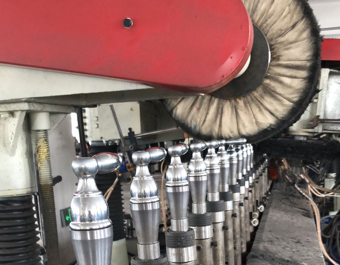 1659431687467307.jpg 水龍頭直線(xiàn)自動(dòng)拋光機(jī)1.jpg